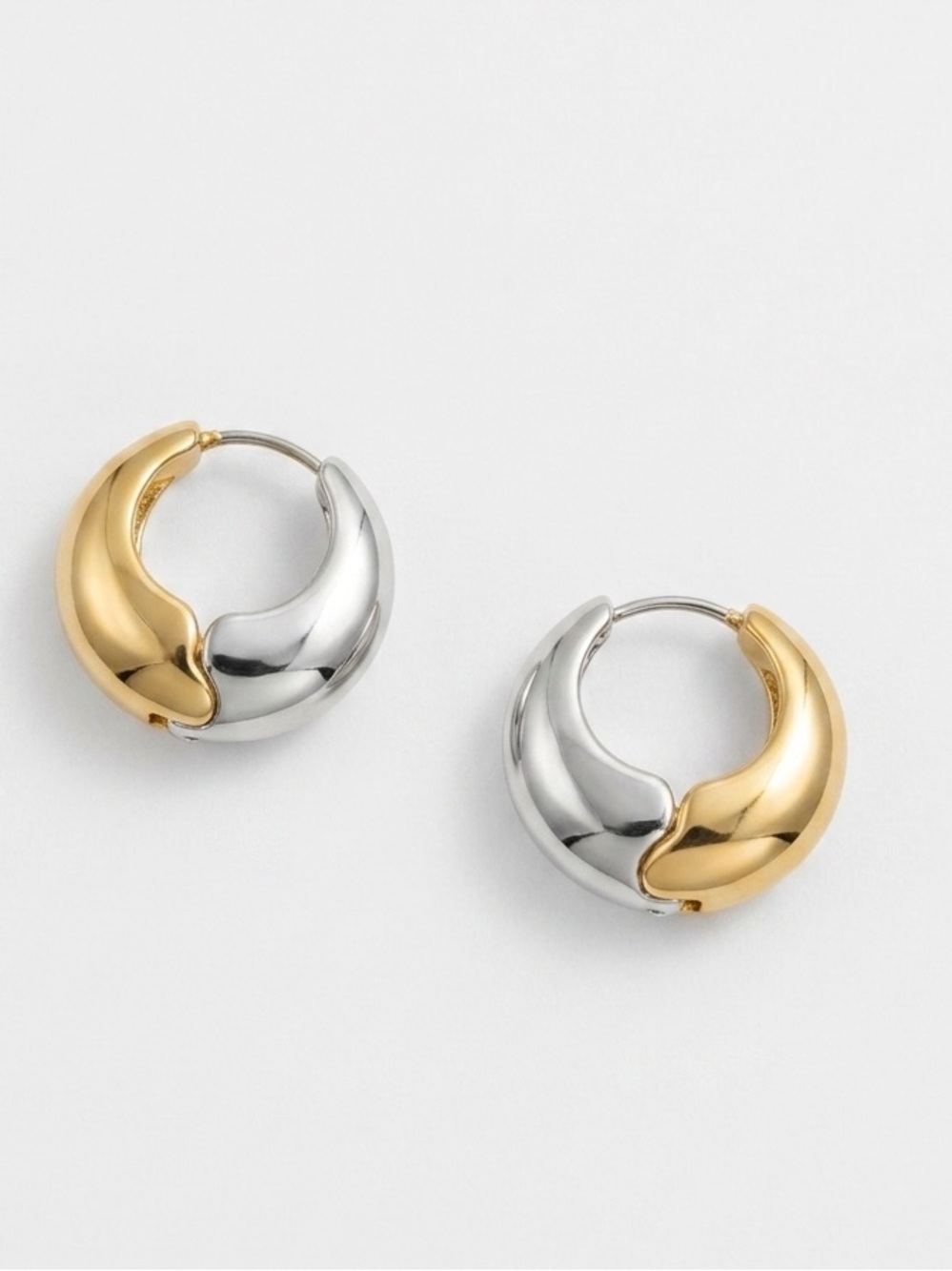 Mixed Metal Bold Huggie Earrings Two Tone Hoop Earrings - Picture 3 of 9